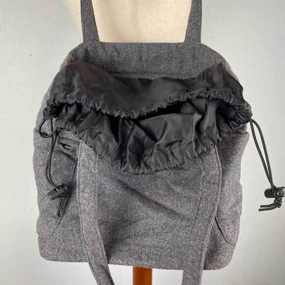 Gray Grab and Go Shoulder Bag EUC - Picture 5 of 6